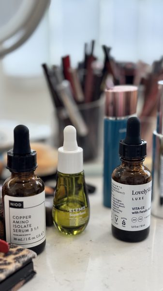 Retinaldehyde alternative to prescription tretinoin